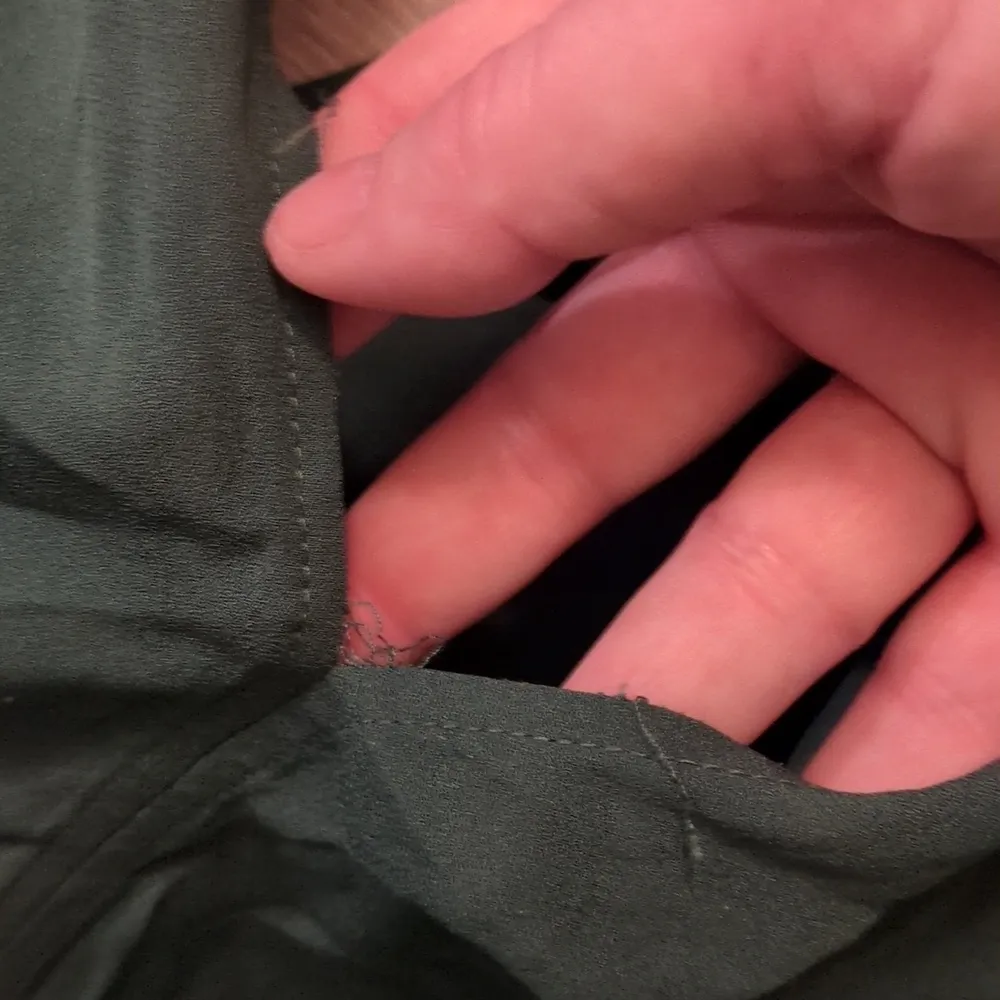 A.L.C. Liza With Choker Detailing In Pine Silk Blouse Size 8 - Image 11