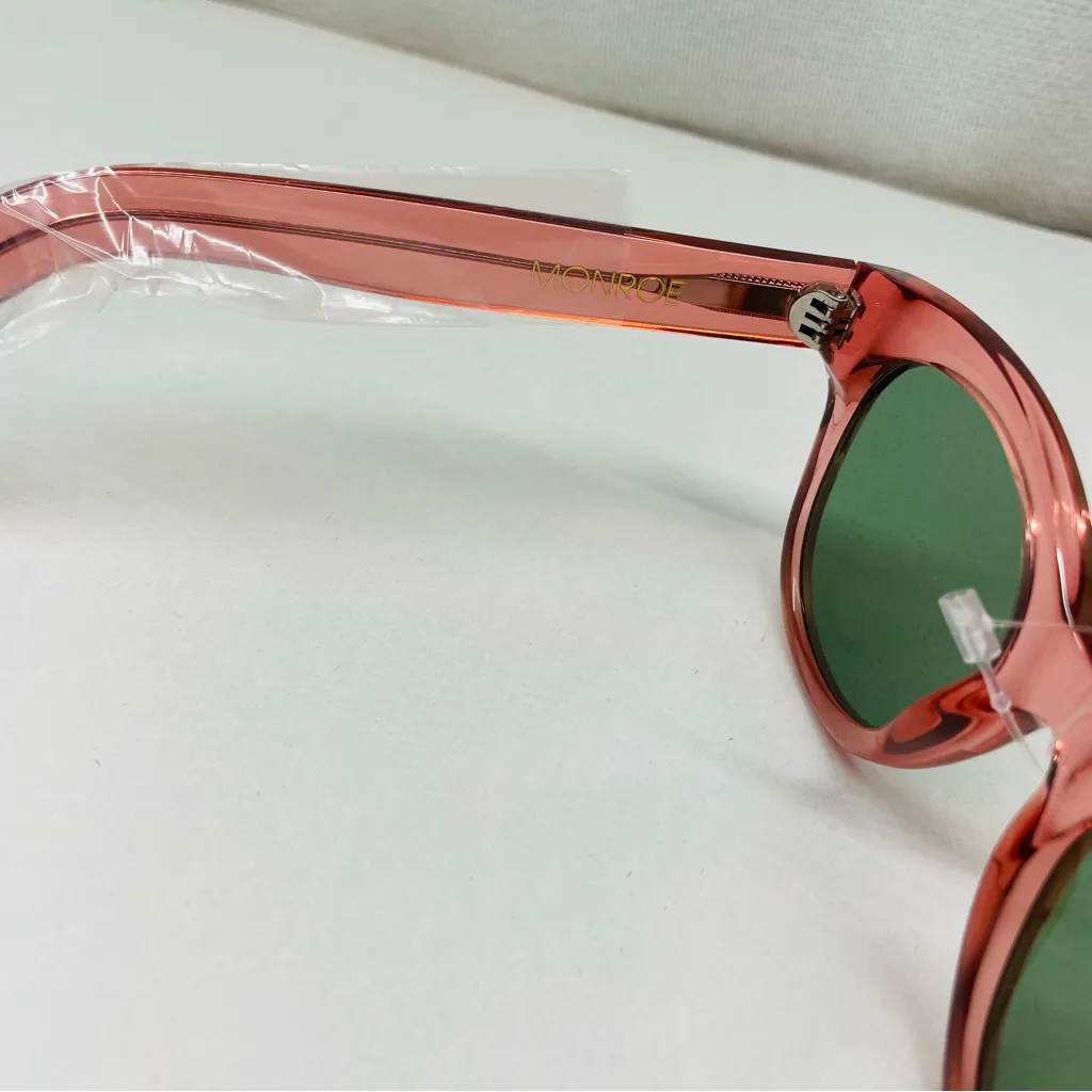 Wildfox Monroe Sunglasses Rose Pink Frame / Green Lenses NWT with Case - Image 9