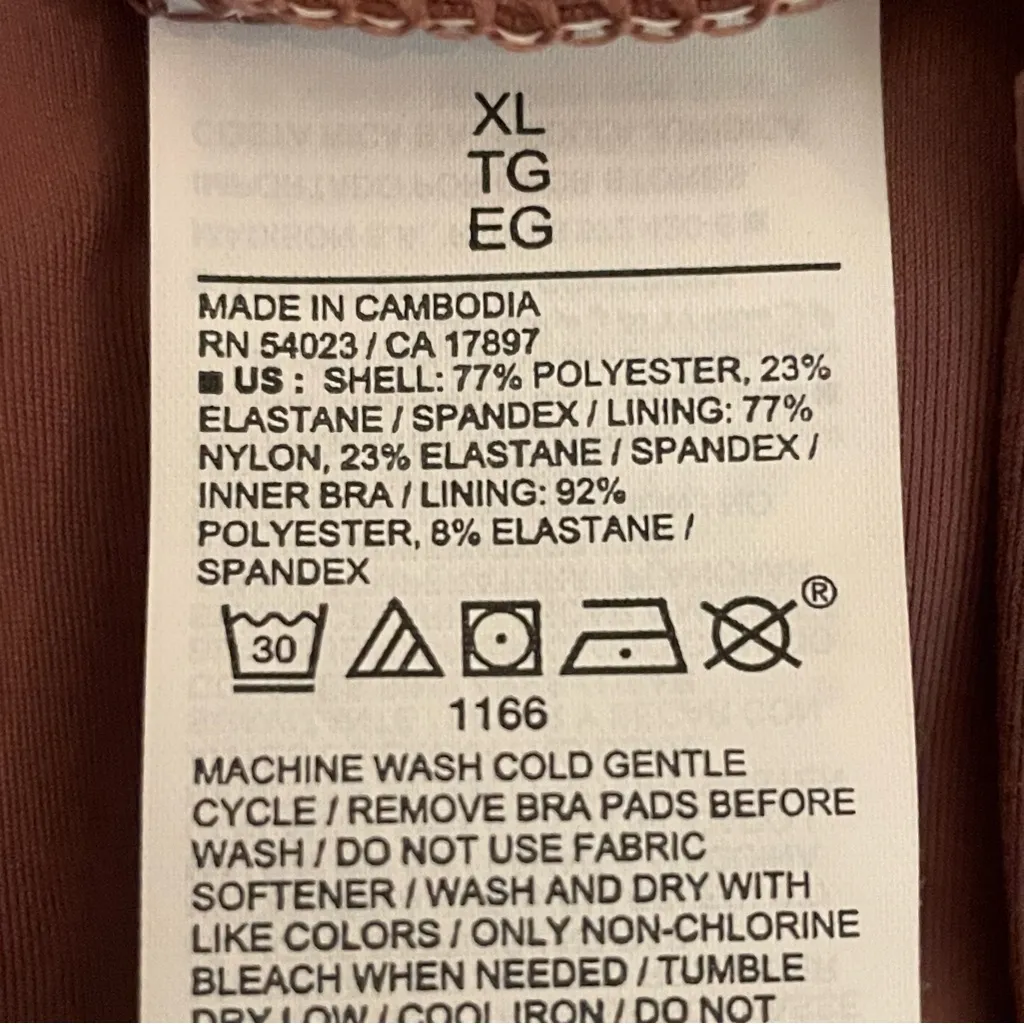 active soft wear brown 
XL crop top w/scoop neck & long sleeves - Image 5