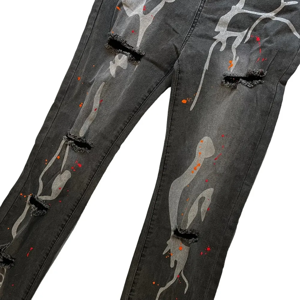 NWT, SHEIN Graphic and Pain Splashed Ripped Hi Rise Jeans, Sz 28 - Image 9