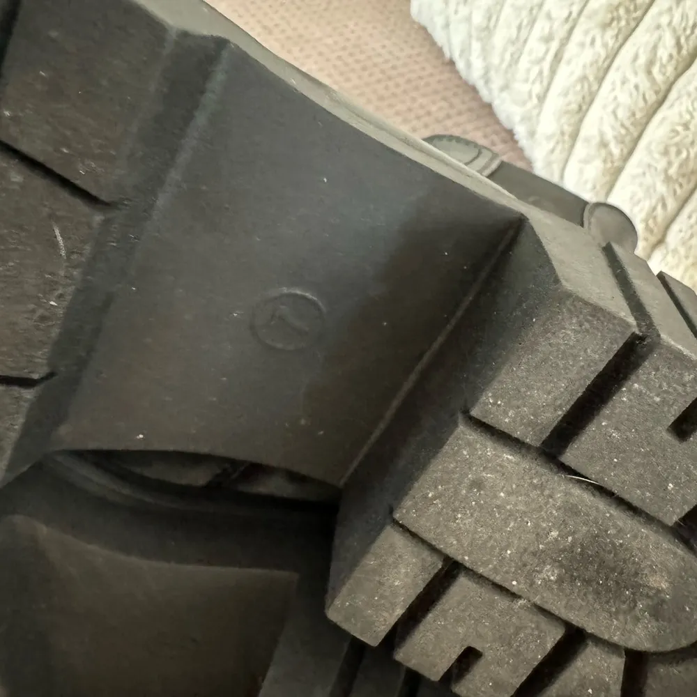 Women’s boots Size 7 - Image 5