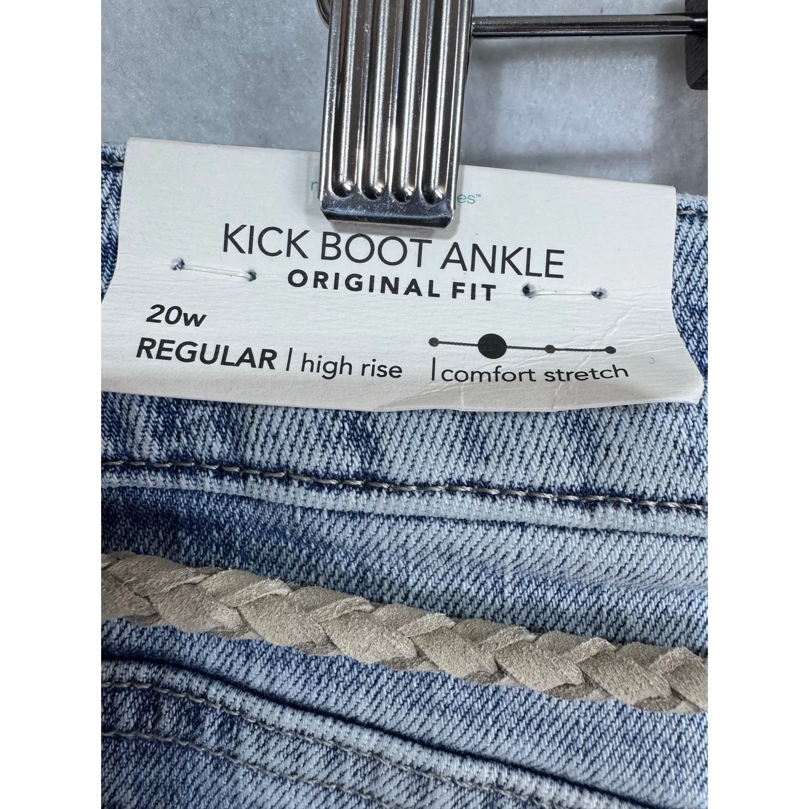 Maurices Kick Boot Ankle Jeans High Rise Button Fly Light Wash Raw Hem Women 20W - Image 4