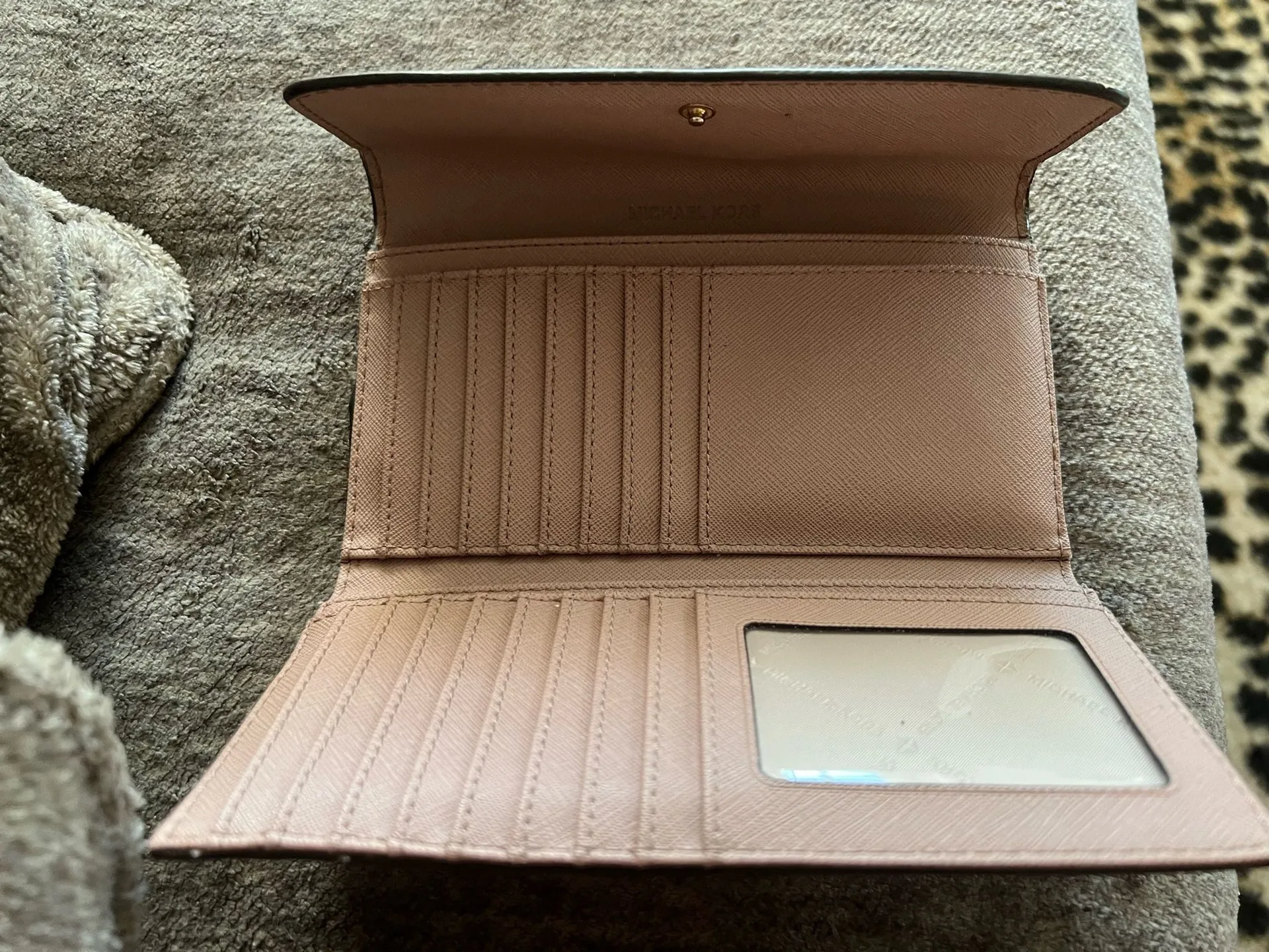 Michael Kors Trifold Wallet Large - Image 3