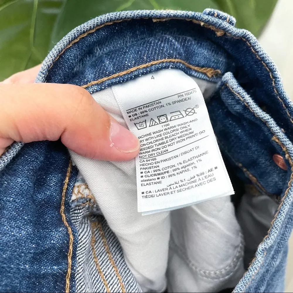 Old Navy 7” Inseam Bermuda Shorts Denim 4 NWT - Image 6