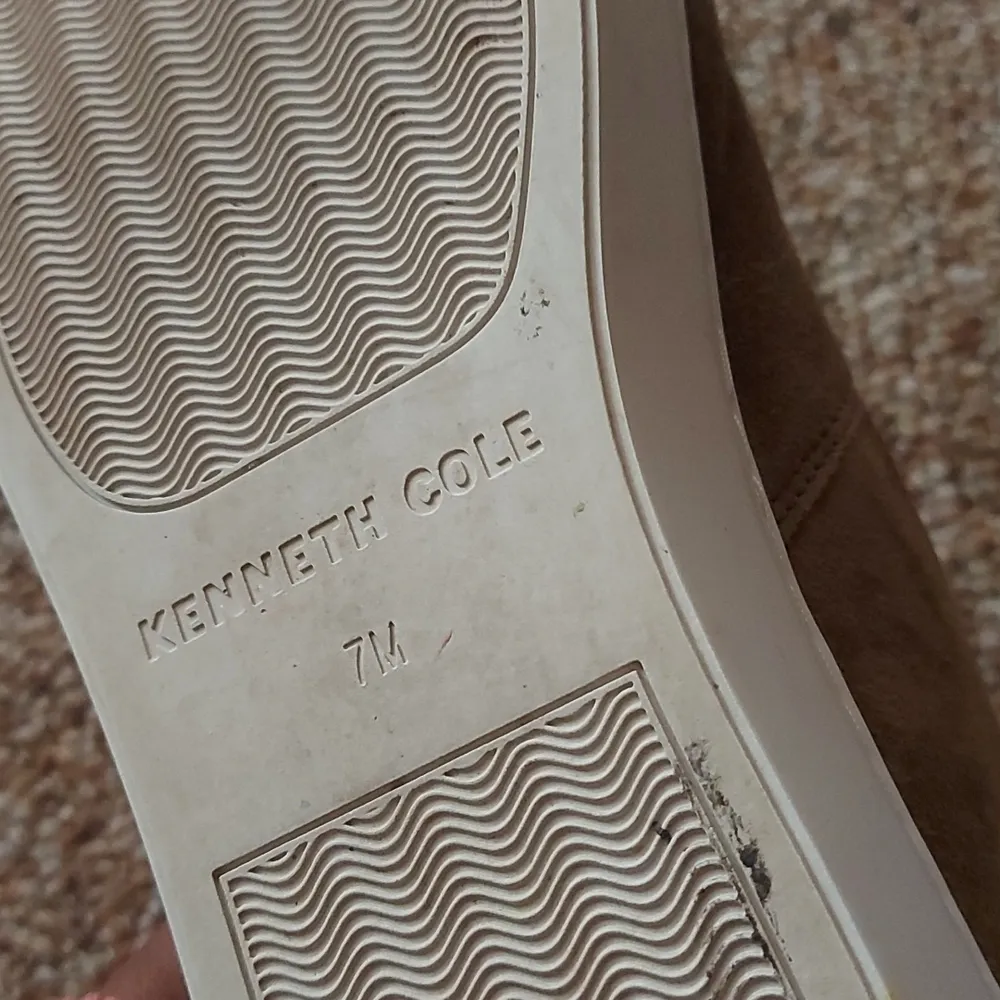 Kenneth Cole SIZE 7M - Image 5