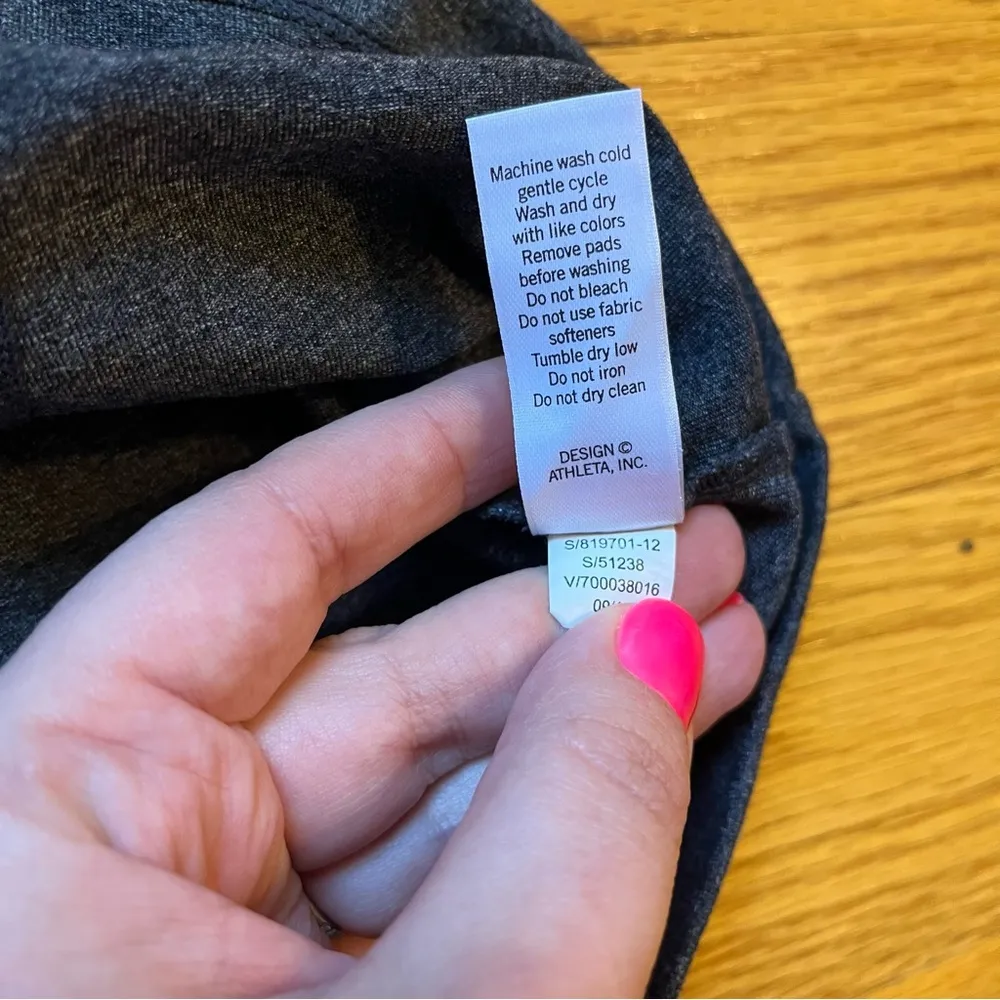 Athleta gray equator strappy back tank top size large - Image 5