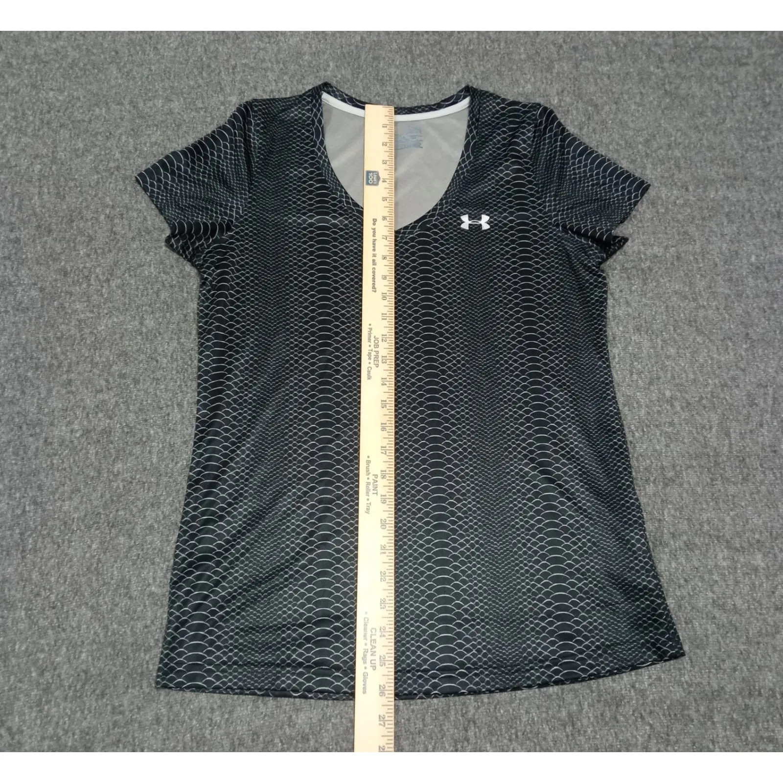 Under Armour Women's T Shirt Snake Pattern Short Slevee Black/ Gray Size Large - Image 7