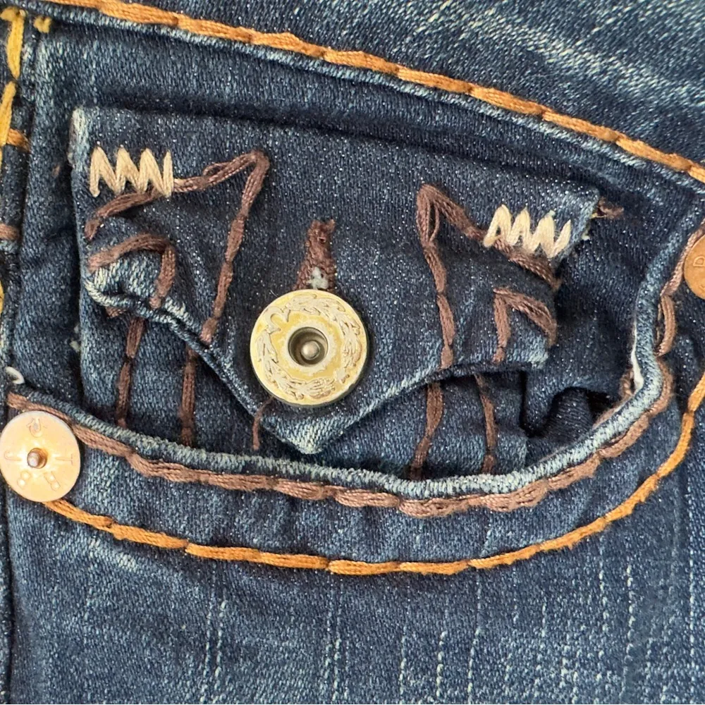 True Religion Women's Blue Jeans 🤎👖 - Image 14