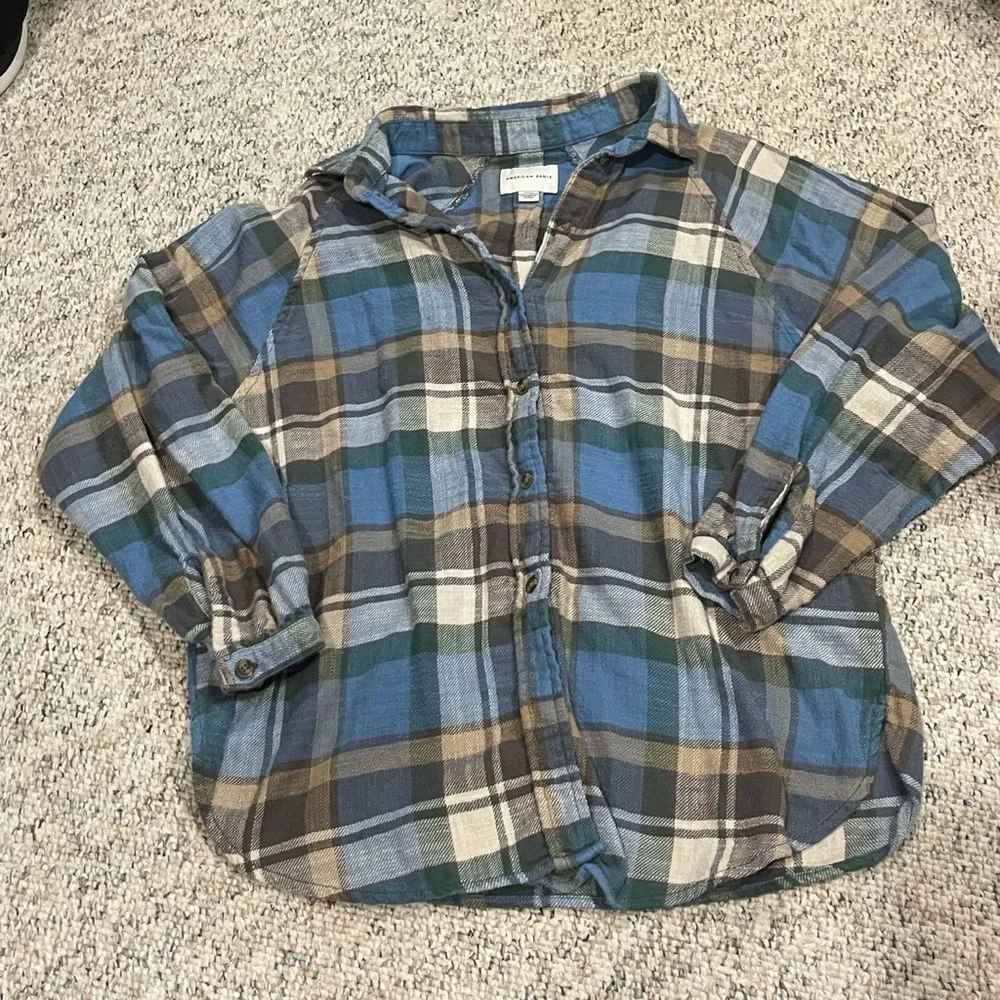 blue, green, brown, tan, white plaid long sleeve flannel S - Image 2