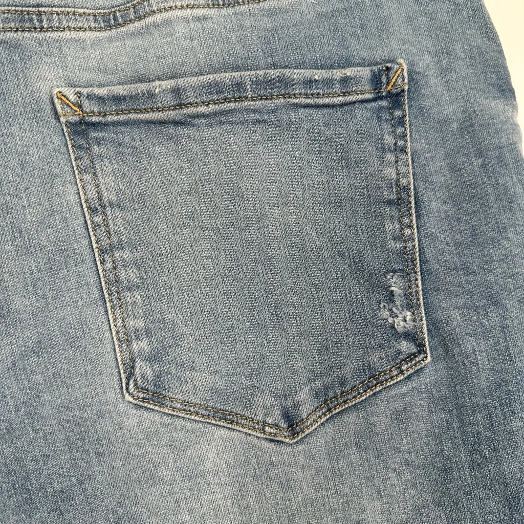 a.n.a High Rise Denim Bermuda Shorts size 18 9” Inseam Medium Blue Wash NWT - Image 6