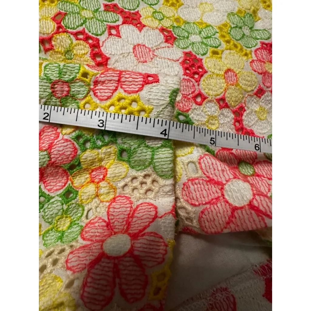Women's Lilly Pulitzer White Pink Yellow Green Floral Lace Shorts Size 10 - Image 8