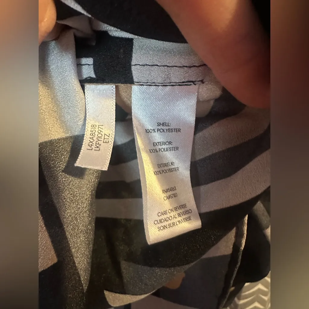 Karl Lagerfeld Paris | Printed Button-Down Blouse, size L - Image 6