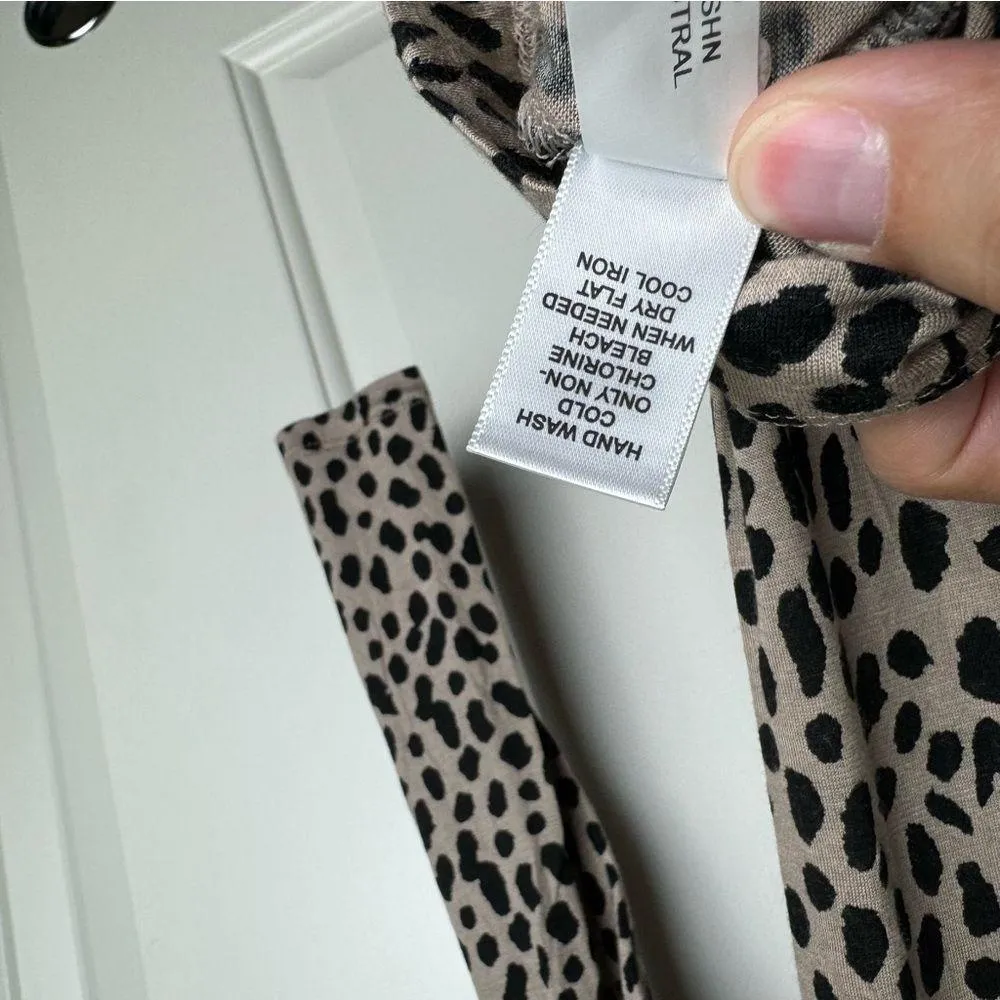 Banana Republic Spotted Dots 3/4 Quarter Sleeve Top - Image 5