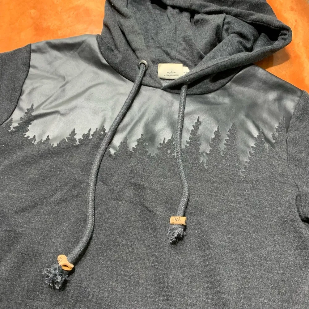 Tentree Juniper Hoodie Black Gray Tree Silhouette XS - Image 2