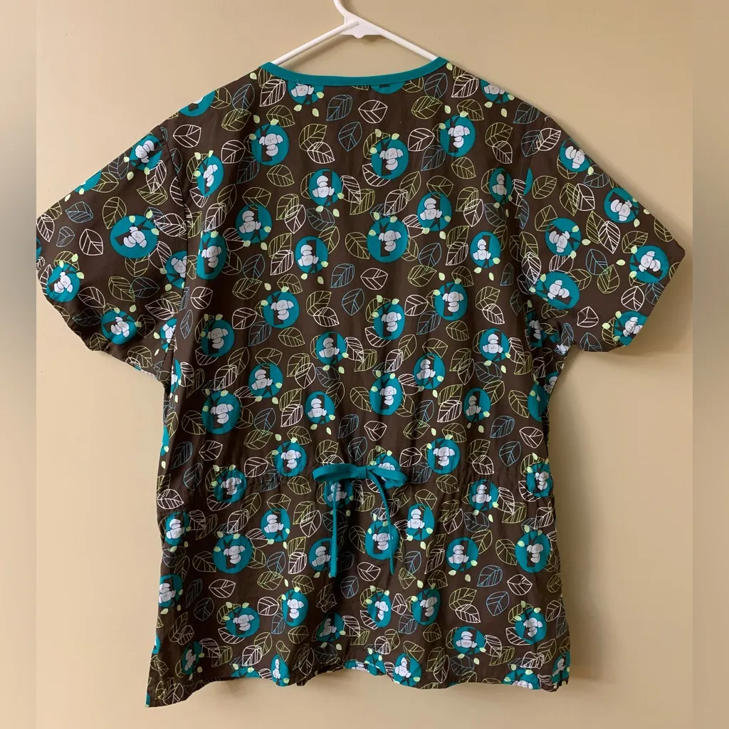 Dickies Women’s Scrub Top Koala Bears Trees Large Pediatrics - Image 3