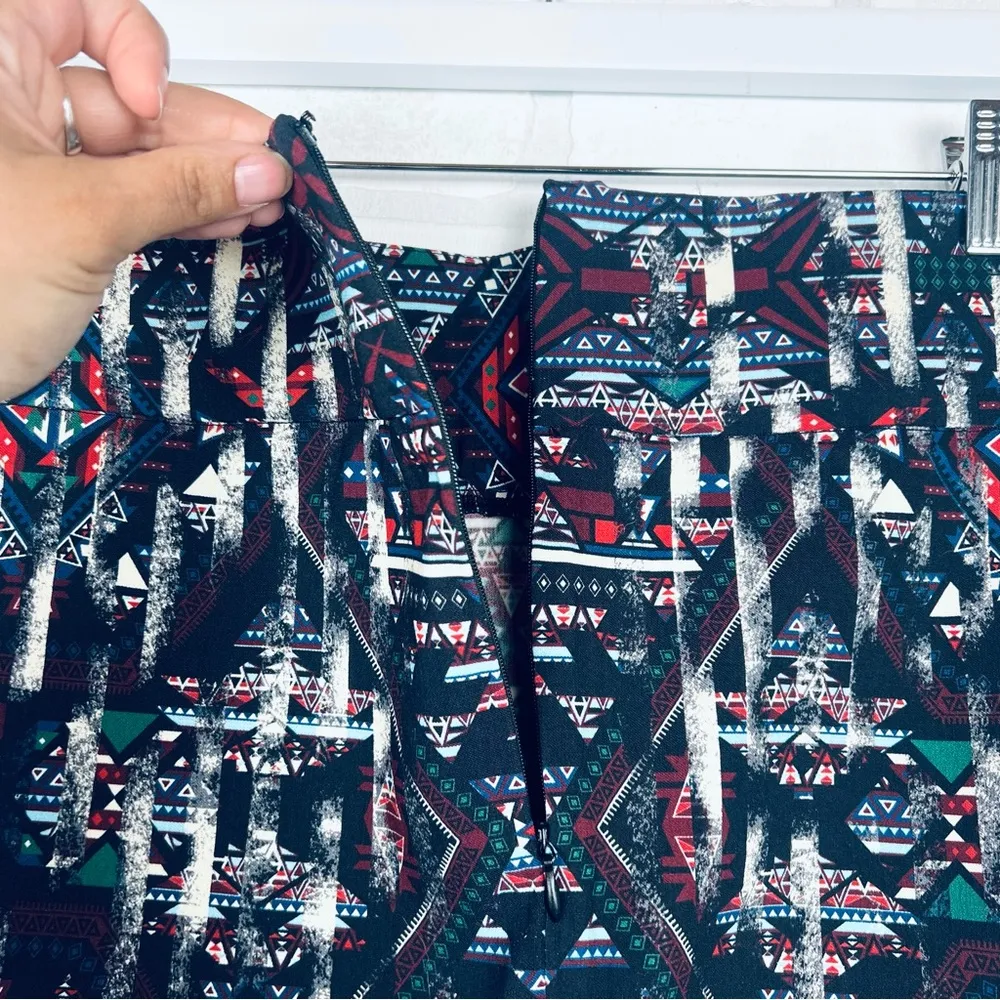 Monroe & Main Pencil Skirt Multicolor Tribal Women's Size Large Zip Back Black - Image 9