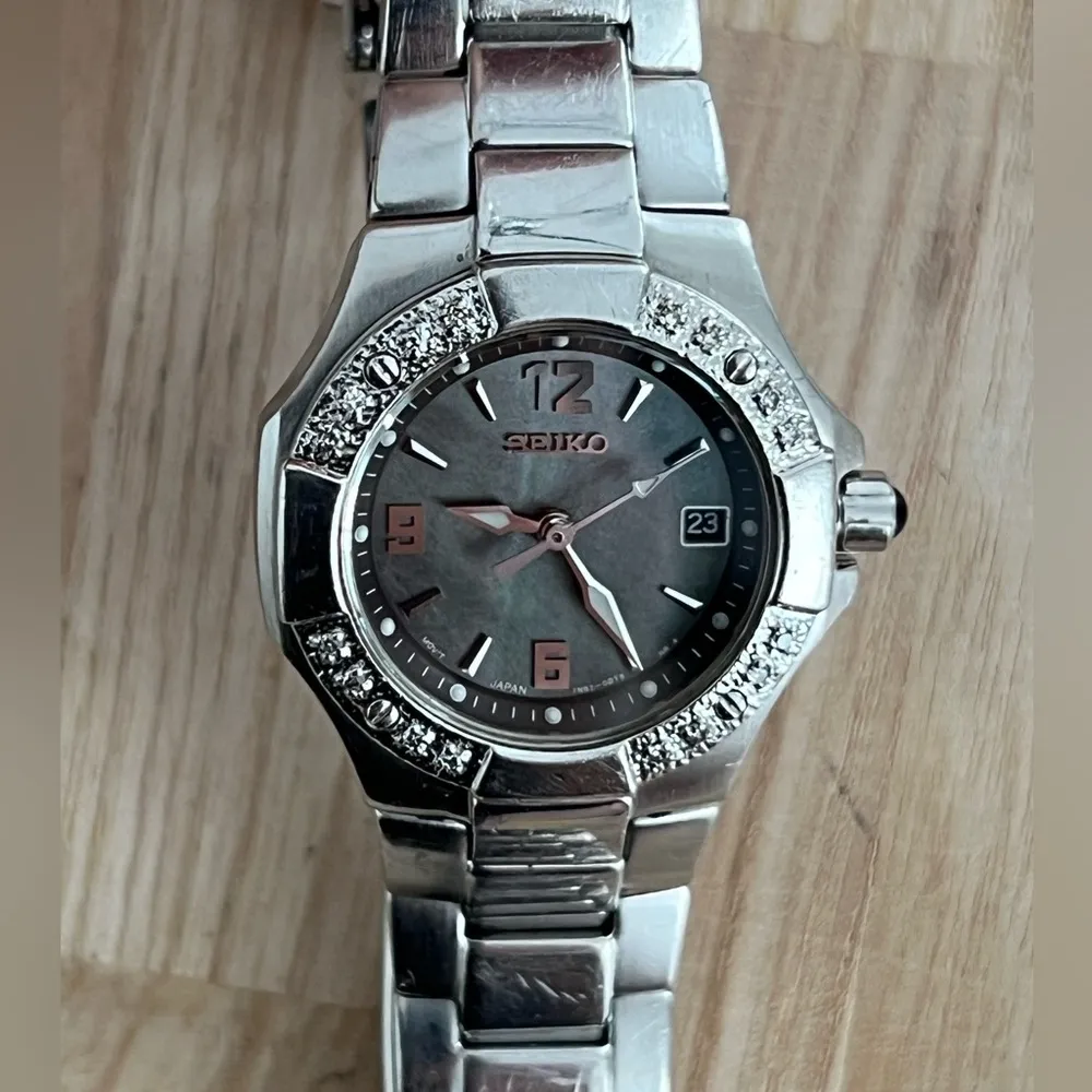 Seiko Coutura Ladies Watch RARE Diamonds Black Pearl Dial Stainless Bracelet - Image 3