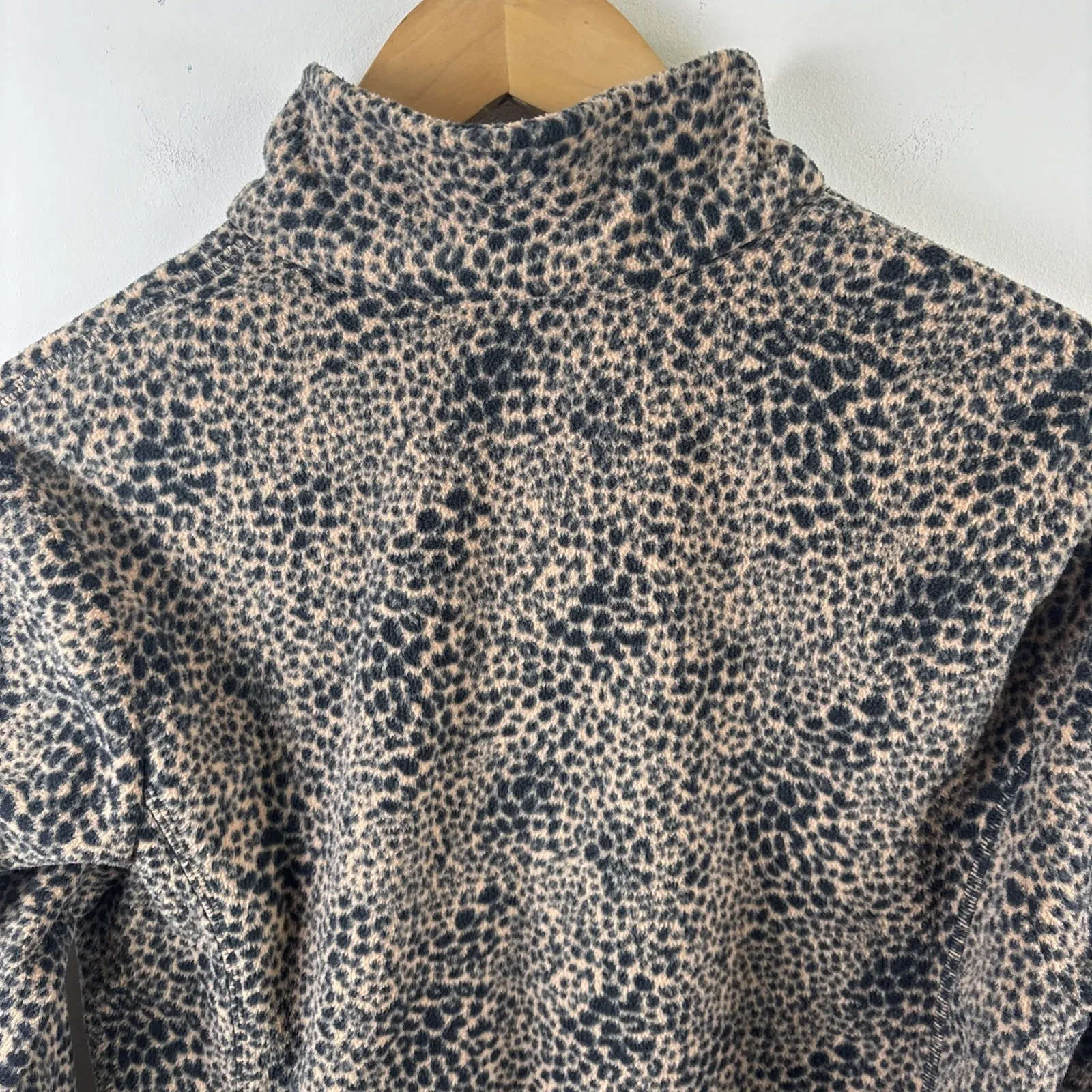 Lands End Fleece‎ Pullover Womens Sz M Leopard 1/4 Zip Shirt Outdoor Warm - Image 6