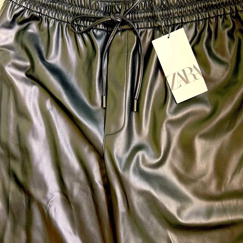 ZARA NWT  faux Leather pants - Image 4