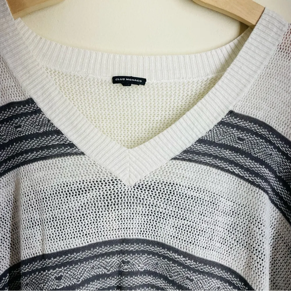 Club Monaco Linen Blend Relaxed Knit Poncho Sweater Ivory Grey size M/L - Image 3