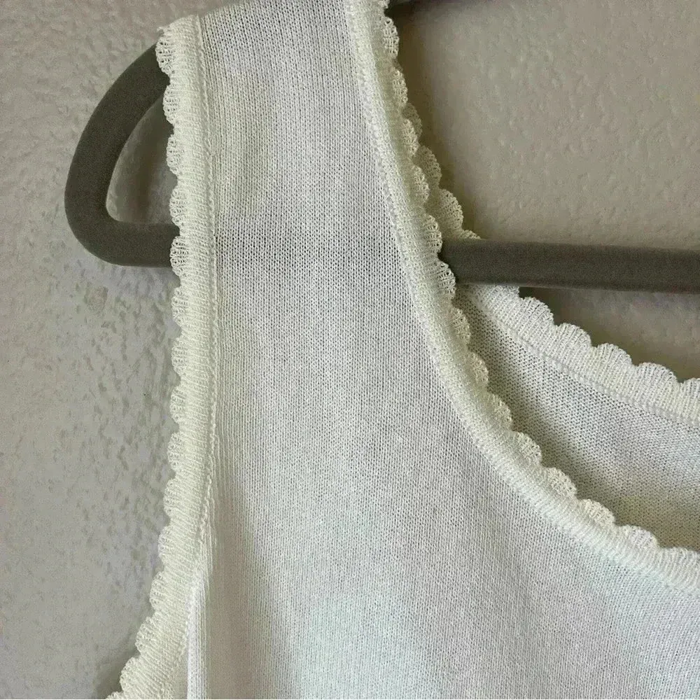 Escada dead stock vintage white scoop neck scallop hemmed warm white knit top Size L - Image 4