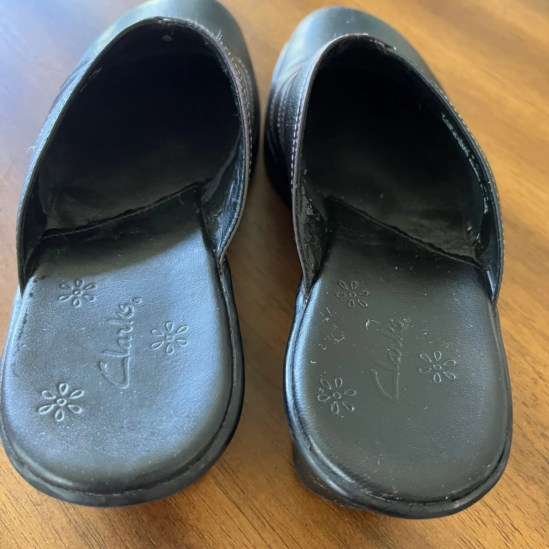 Clarks Black Leather Slip-On Mules Clogs - Image 8