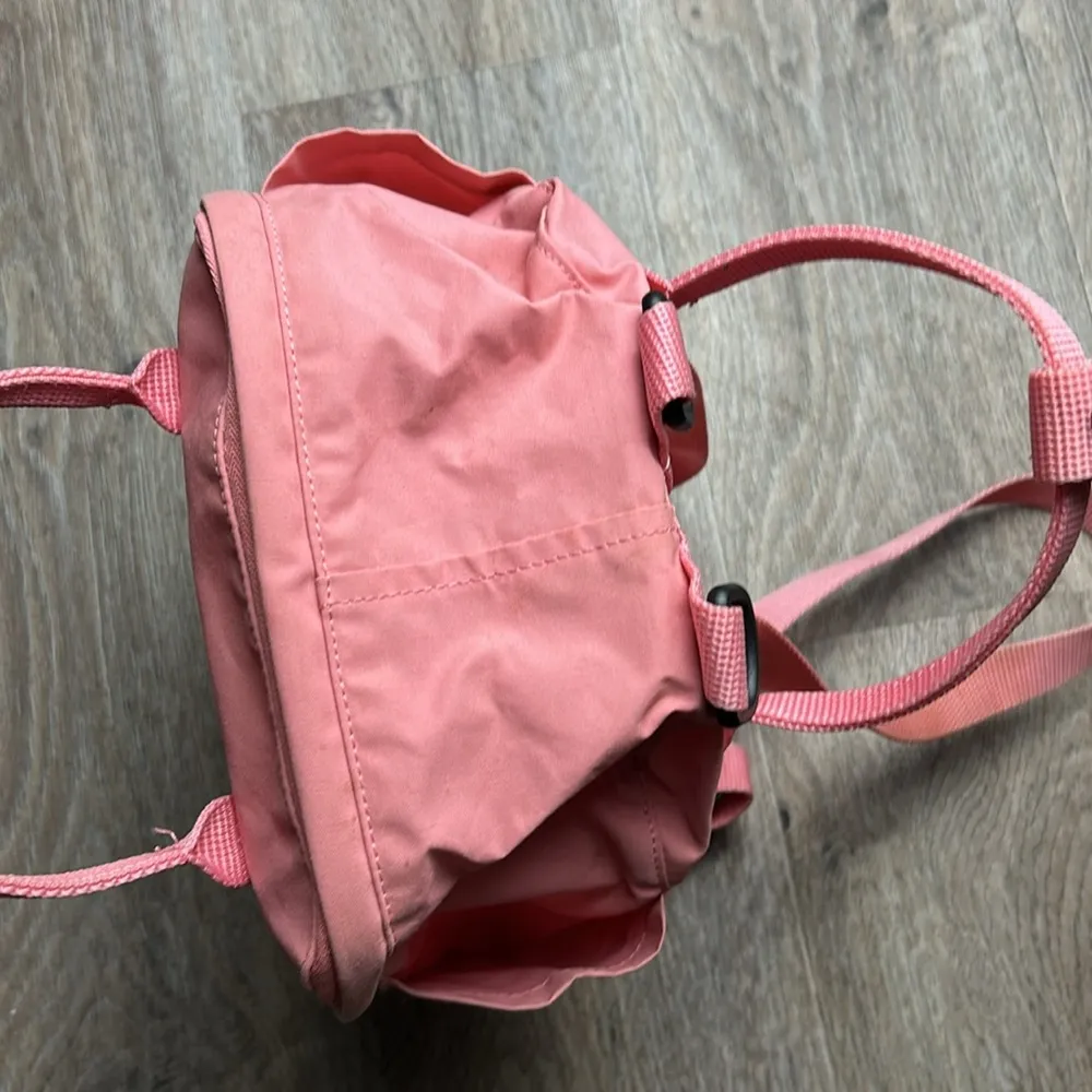 Fjällräven  Kånken Pink Backpack - Image 11