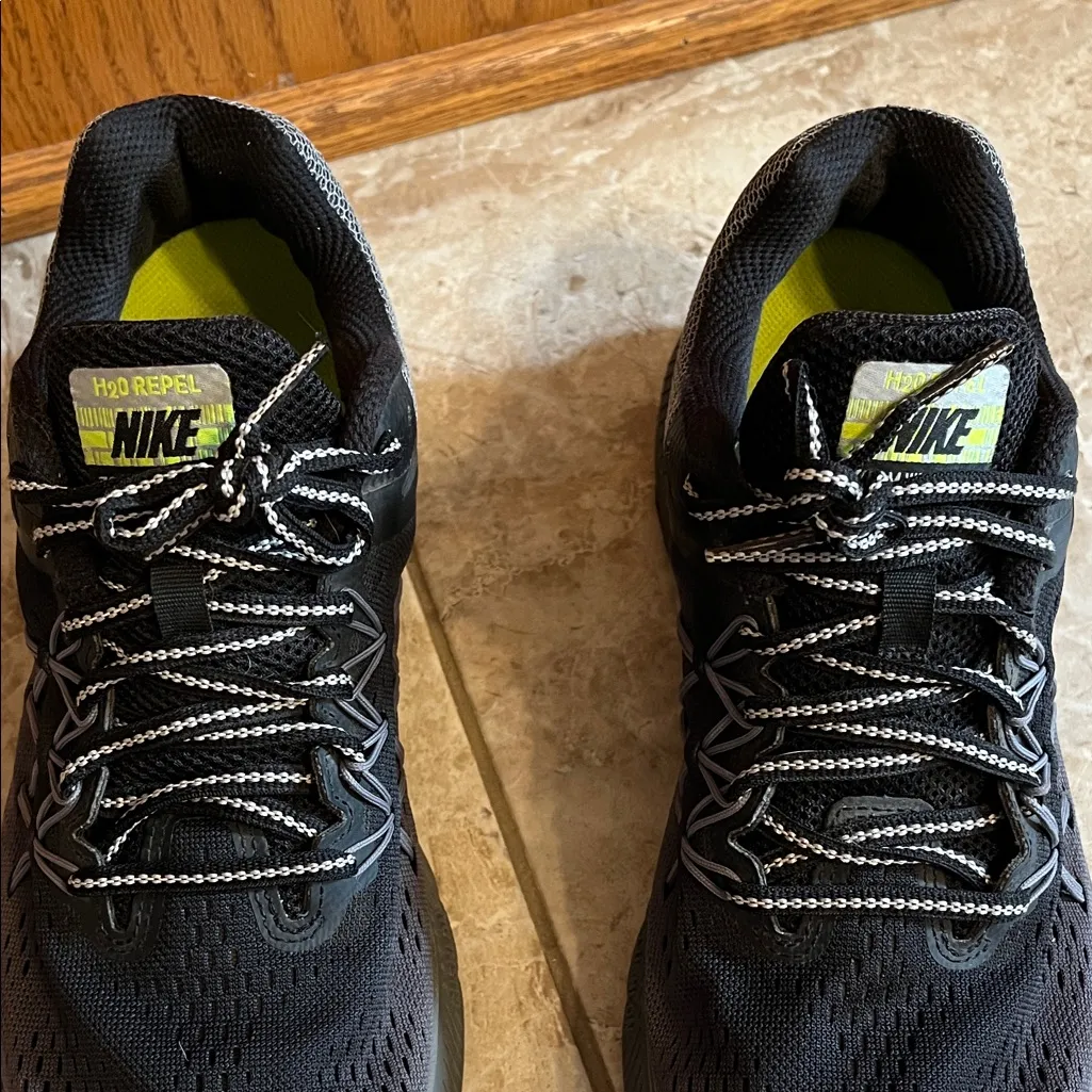 Nike H20 Repel Zoom Winflo 3 Ombre Black and Gray Athletic Sneakers - Size 9.5 - Image 7