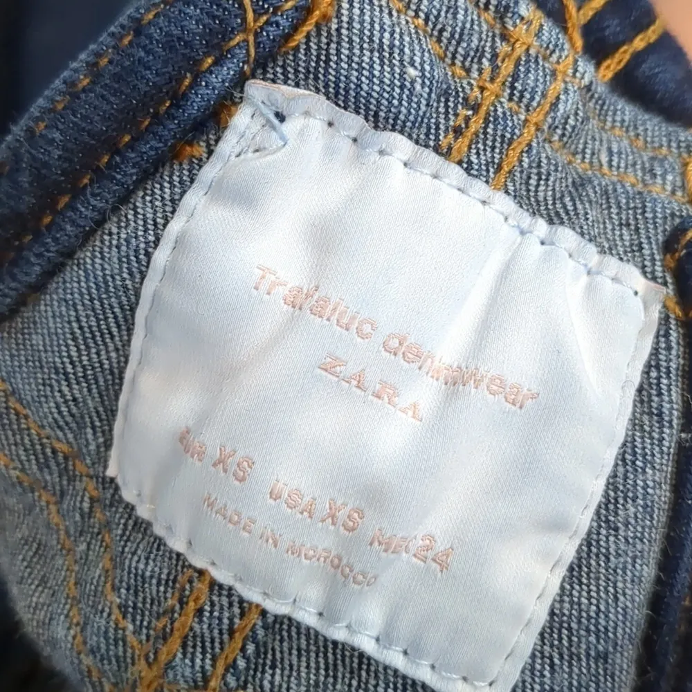 Zara trafaluc denim wear overalls size XS - Image 7