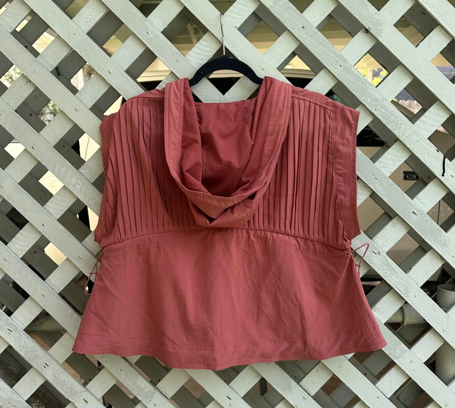 Cropped Vest - Image 2