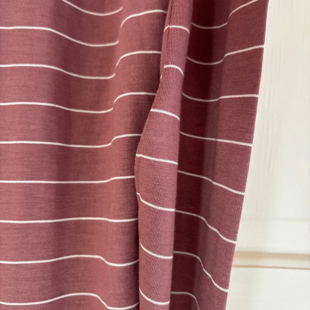 Free Fly Apparel Rose White Stripe 3/4 Sleeve‎ UPF Size Large Sangria Outdoor Pink - Image 8