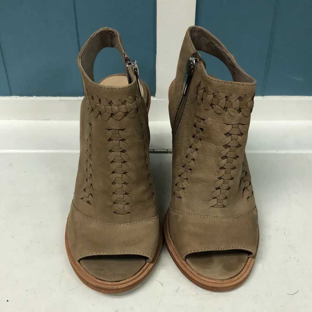 Vince Camuto sz 5 Katri woven leather bootie in Smokeshow tan‎ color block heel - Image 2