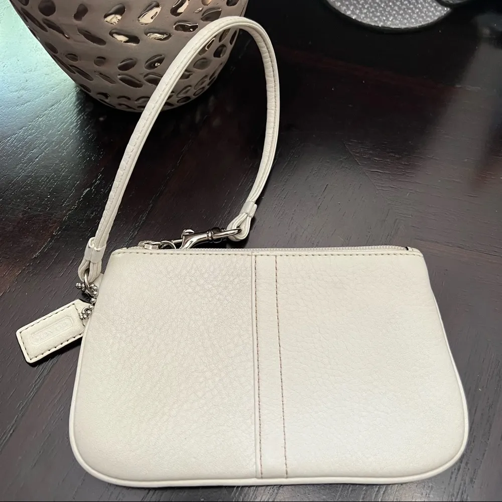 Coach Vintage Wristlet - Image 3