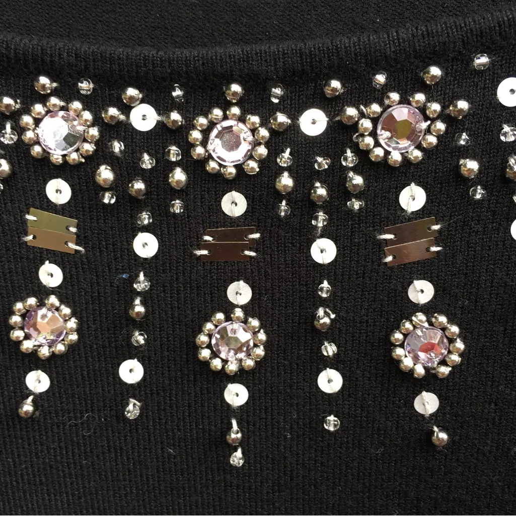 Alfred Dunner 2x (20) Sweater Beaded neckline striped metallic silver & blk - Image 4