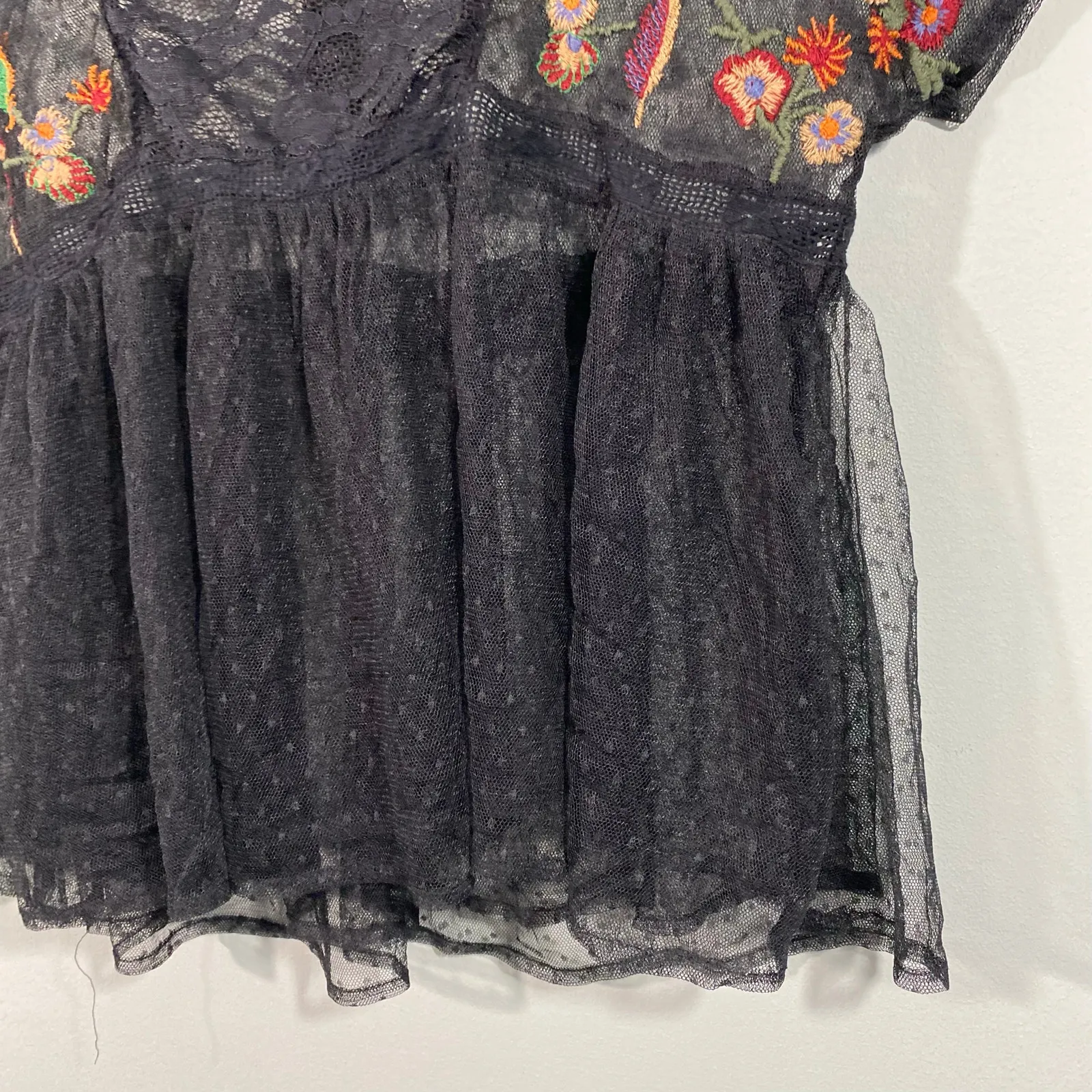 Zara Women Black Sheer Lace Floral Embroidered Cap Sleeve Blouse Size XS - Image 4