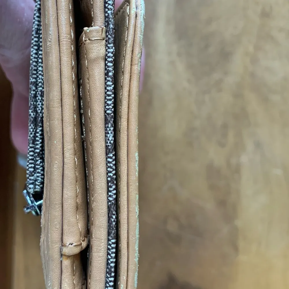 Guess Monogram Wallet - Image 6