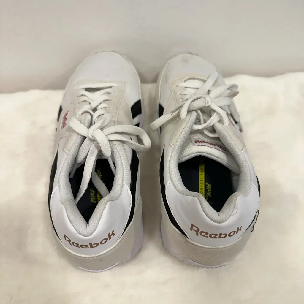 Reebok sneakers! White and gray casual classic tennis shoes! Women’s size 11 - Image 5