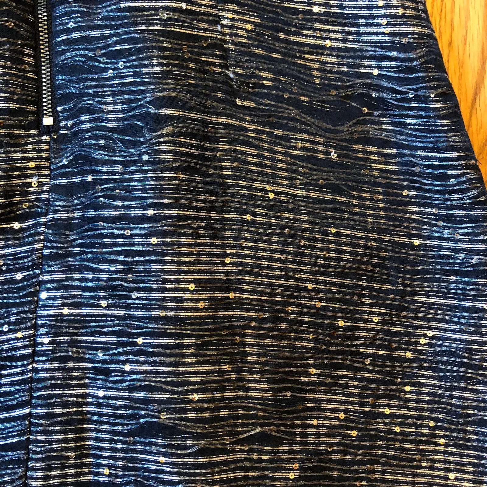 Aidan by Aidan Mattox Women's EUC Black and Gold Mock Neck Cocktail Dress -Sz 8 - Image 9