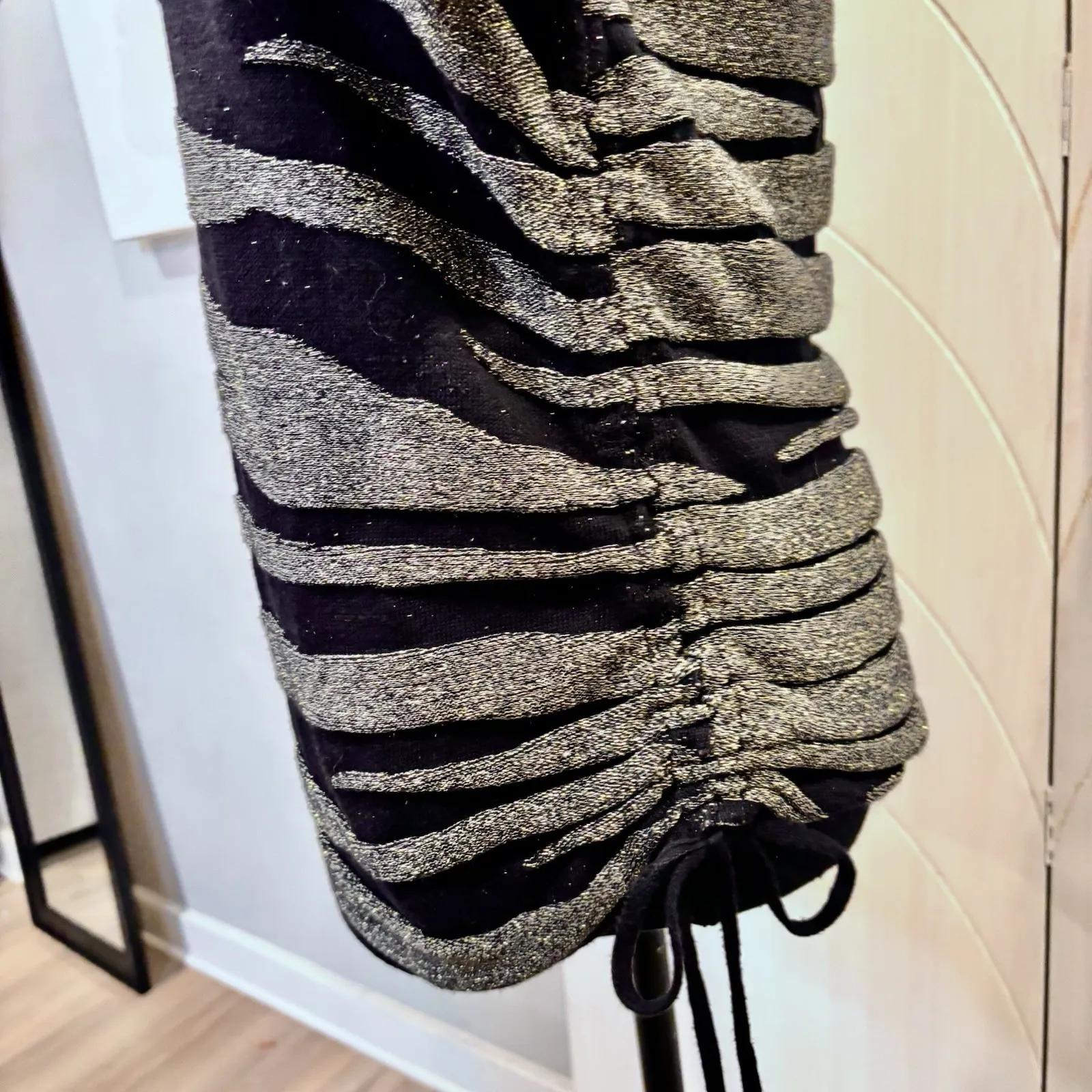 Dana Buchman Metallic Zebra Stripe Top Size Large Ruched Gold Silver Sparkle - Image 6