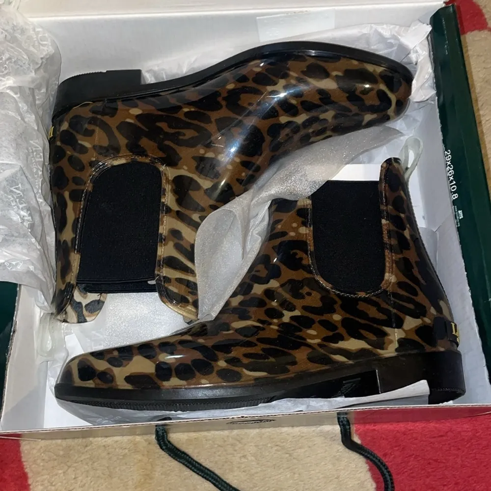 Ralph Lauren cheetah leopard rain boots, style “Tally Bo rai” size 8. NWT - Image 2