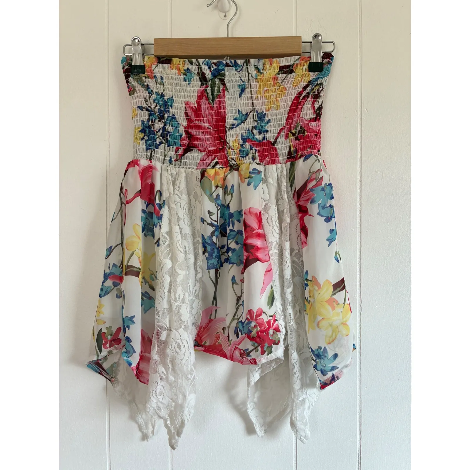 Venus Strapless Smocked Floral Lace Trim Fairycore Handkerchief Hem Top Womens S - Image 2