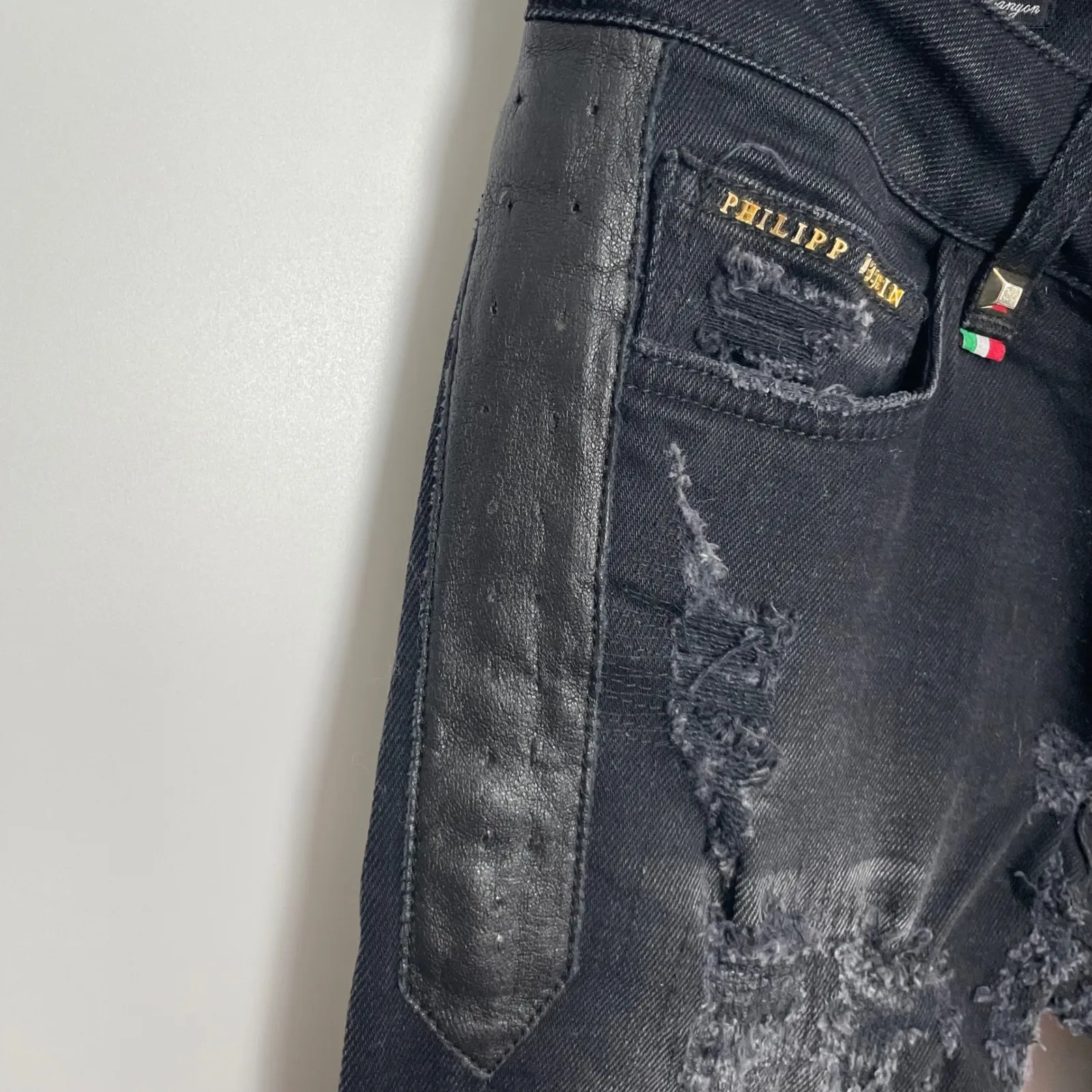 Philipp Plein Women's Black Texas Rock Distressed Straight Cut Jeans Size‎ 26 - Image 9