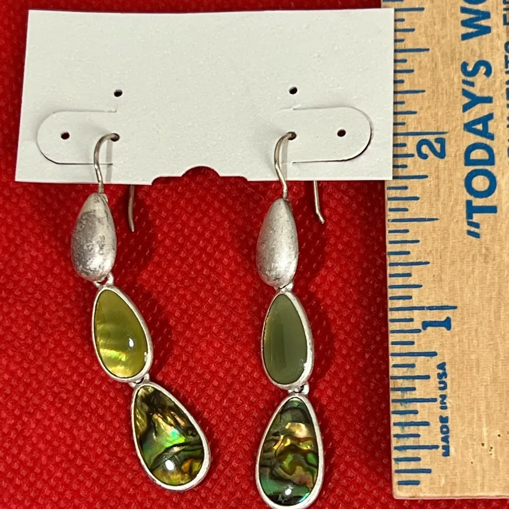 New, Mother Of Pearl Teardrop Dangle Pierced Earrings - Image 3