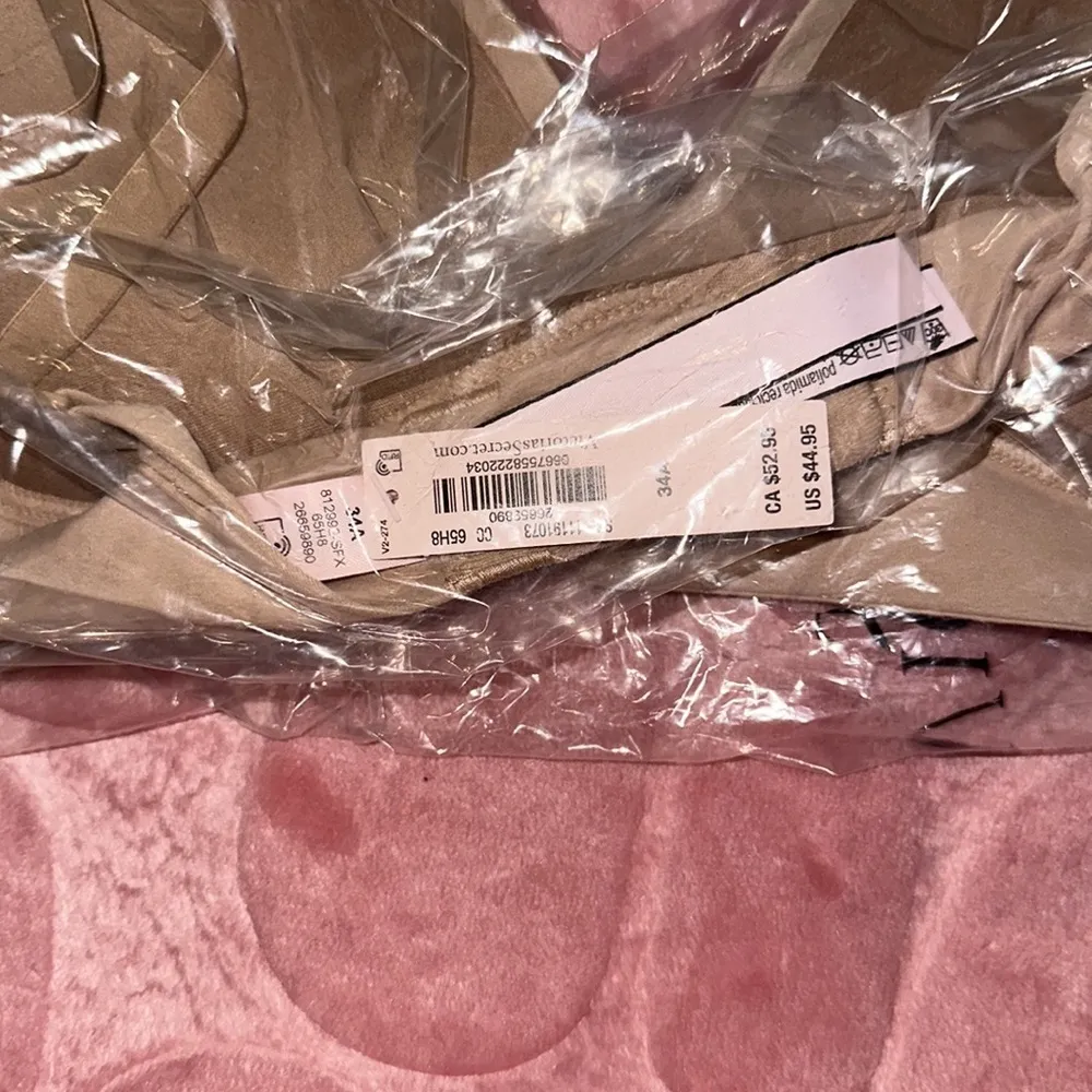 INCREDIBLE BY VICTORIA’S SECRET
Wireless‎ Push-Up Bra - Image 7