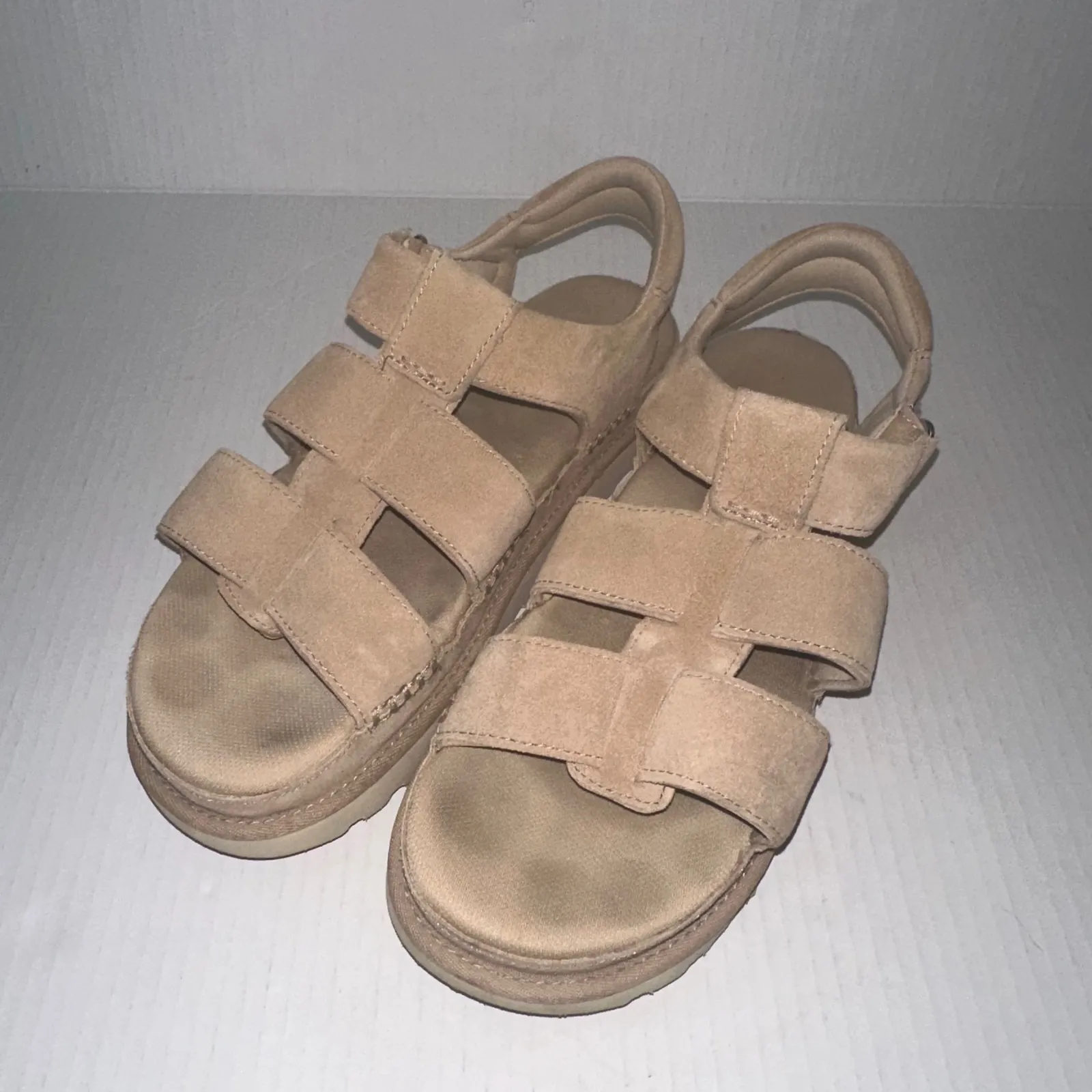 UGG Goldenstar Strap Sandal Womens 10 Driftwood Tan Suede Platform Strap Sandals - Image 7