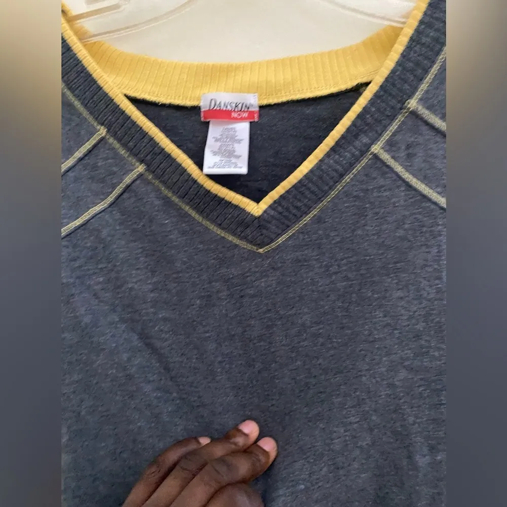 DANSKIN NOW Cardigan/ Sweat shirt/ Sweater for women. Size L (12 - Image 2