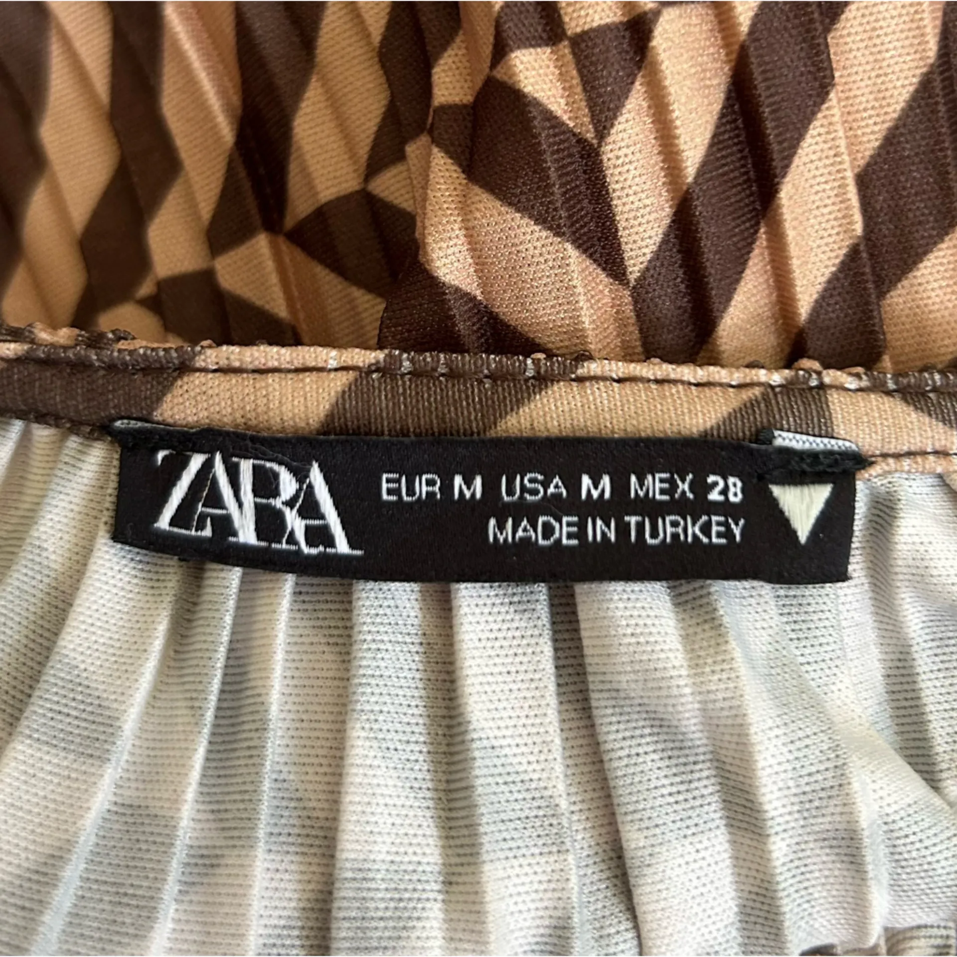Zara Brown & Tan Zigzag Stripe Geometric Long Sleeve Crinkle Mini Dress Medium - Image 6