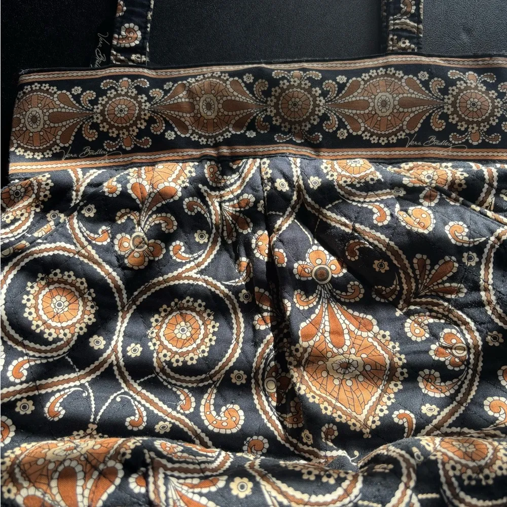 bag, EUC no rips or tears, two outer pockets on front - Image 4