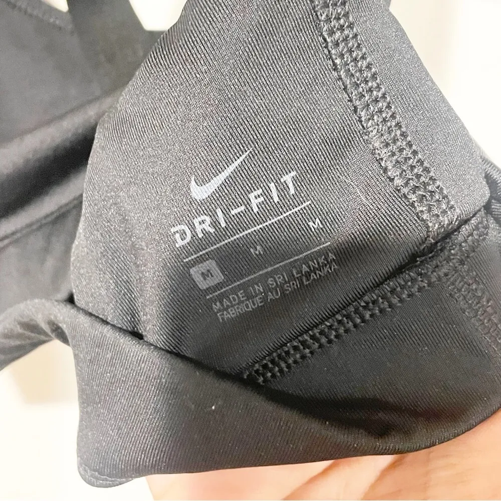 Nike Sports Bra Womens Medium Black Dri Fit Just Do It Racer Back Top Scoop Neck - Image 4