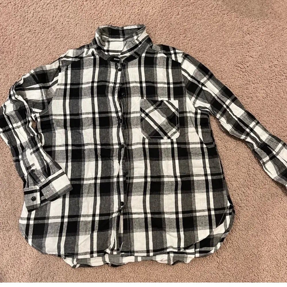 Women's TIME TRU black &white plaid flannel long sleeve shirt Size M - Image 10